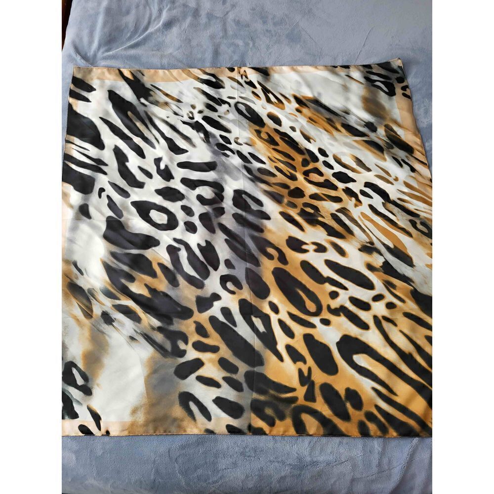 Scarf - Picture 2 of 6
